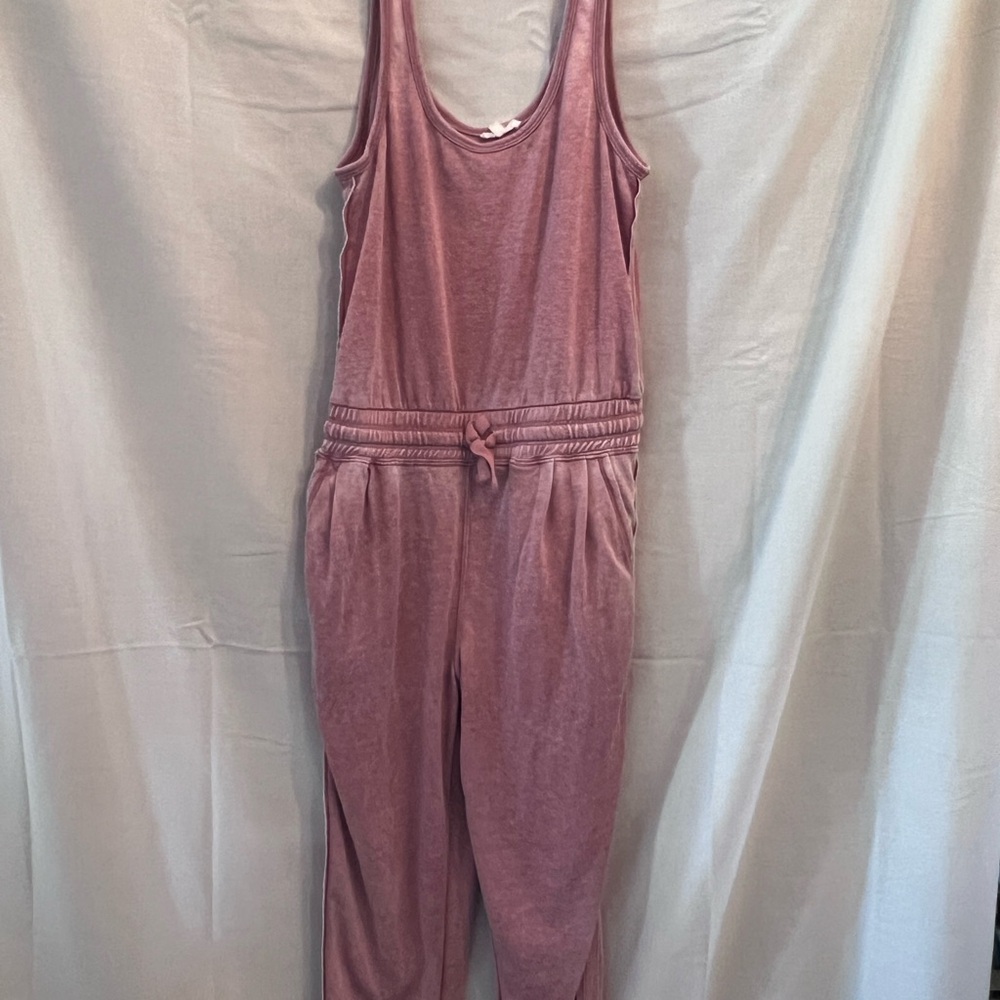 Splendid Pink Sleeveless Jumpsuit with V-Neckline